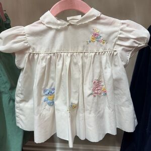 Adorable vintage  White Baby Dress with Embroidered Animals size 3-6 months